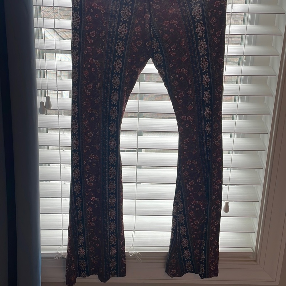 Super cute high waisted flare leggings